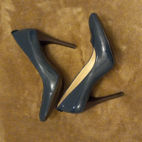 Calvin Klein Patent leather Heels - Picture 4 of 7